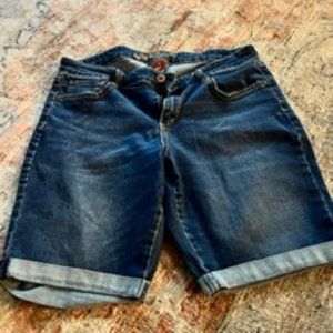 Arizona Jean Shorts, Size 13